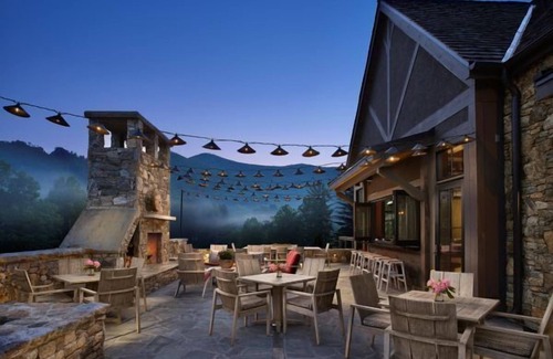 Canton Cabaña | Springdale Treehouse Lodging 4