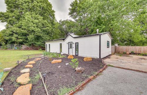 Springdale Casa | Springdale Vacation Rental about 9 Mi to Fayetteville!