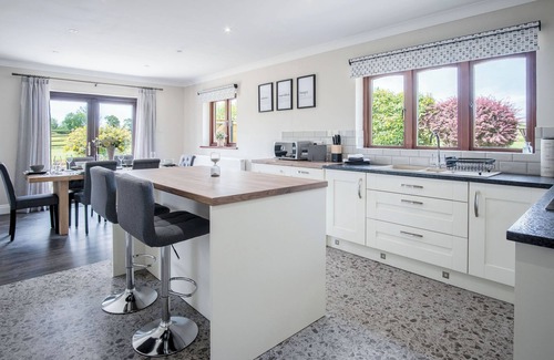Narberth Cabaña | Springfield Lodge - 3 Bedroom Home - Princes Gate