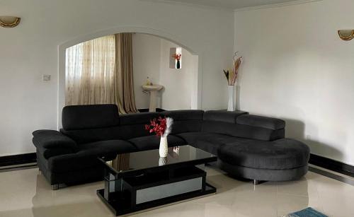 Kimilili Villa | SPRINGFIELD LUXURY HOME