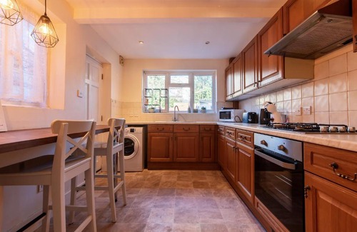 Reading Casa | Springfield Place - 3 Bed Cent Reading - Long term savings - Free Parking