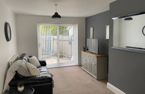 Risca East Casa | Springfield Retreat