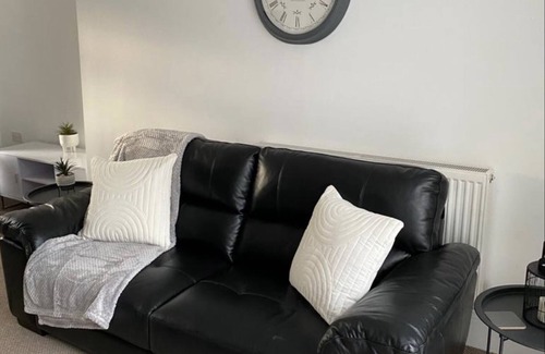 Risca East Casa | Springfield Retreat