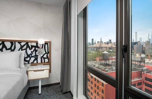 Queens Hotel | SpringHill Suites by Marriott New York Queens