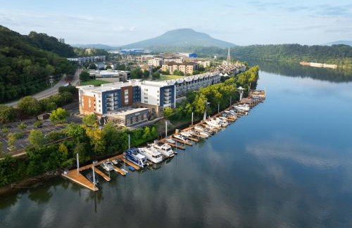 Downtown Chattanooga Hotel | SpringHill Suites by Marriott Downtown Chattanooga/Cameron Harbor