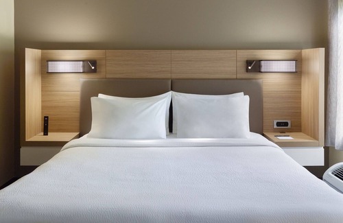 Charlotte Hotel | SpringHill Suites by Marriott Charlotte Univ. Research Park