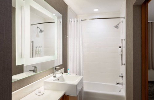 Lake Delton Hotel | SpringHill Suites Wisconsin Dells