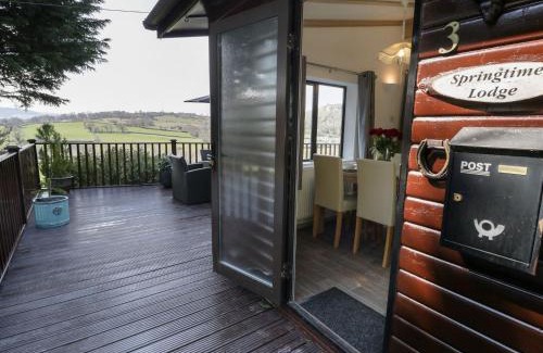 Rhyd-y-foel Casa | Springtime Lodge