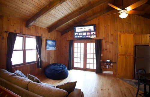 Otis Casa | Springtime Oasis in the Berkshires