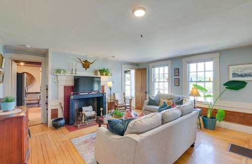 Freedom Casa | Springvale Farm Freedom Home with Hiking Trail!