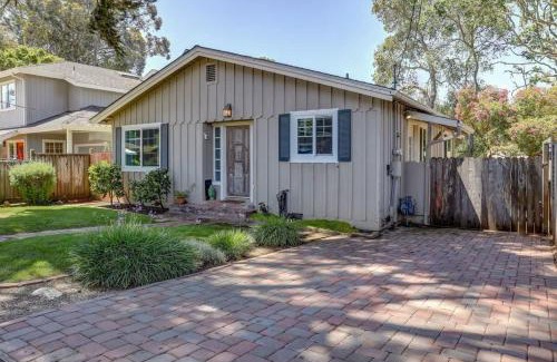 Aptos Casa | Spruce Beach Cottage - Walk to beach