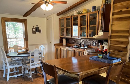 Means Casa | Spruce Charmer near Red River Gorge, No pet fee (easy access)