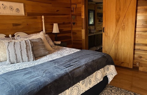 Means Casa | Spruce Charmer near Red River Gorge, No pet fee (easy access)