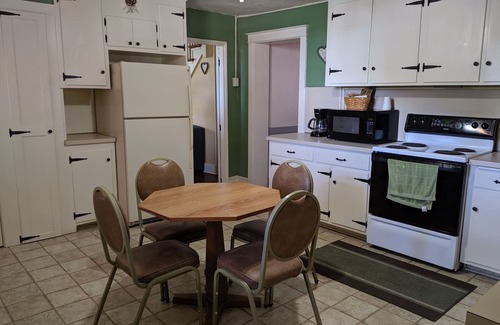 Witmer Hotel | Spruce Lane Lodge and Cottages