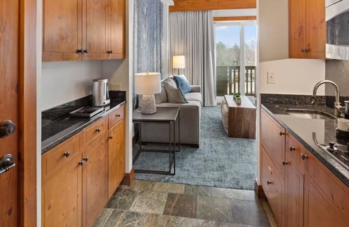 Stowe Area Hotel | Spruce Peak Lodge | One Bedroom | Tall Timbers