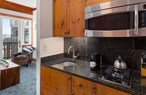 Stowe Area Hotel | Spruce Peak Lodge | One Bedroom | Tall Timbers