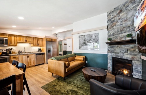 Fish Creek Casa | Spruce Suite | Downtown Fish Creek~Dog-friendly