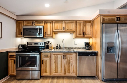 Fish Creek Casa | Spruce Suite | Downtown Fish Creek~Dog-friendly