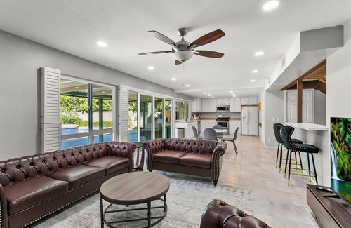 Valle Lindo Casa | Spruce Tree Oasis - Luxurious 4BR Home with Private Pool in Diamond Bar#42117