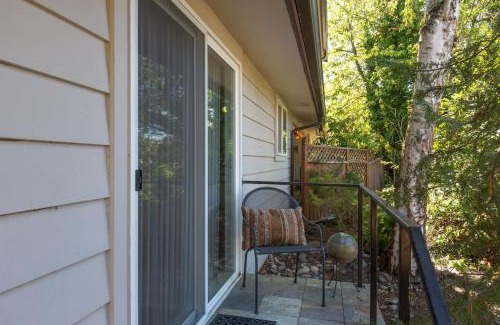 Sequim Apartamento | SQ Ramblin Rose 3