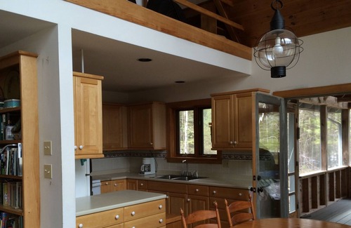 Sandwich Casa | Lago Squam: casa frente al mar con gran porche con mosquitero