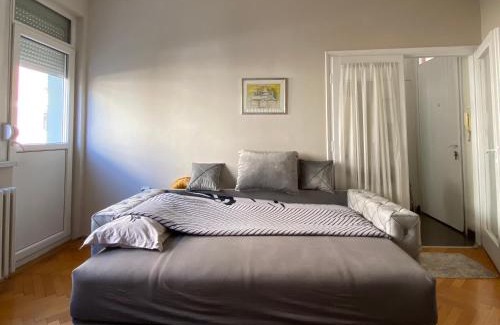 Uzice Apartamento | Square View Apartment