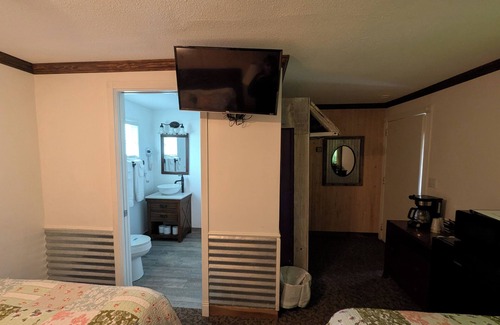 Squaw Valley Cabina | Squaw Valley Motel Room #7