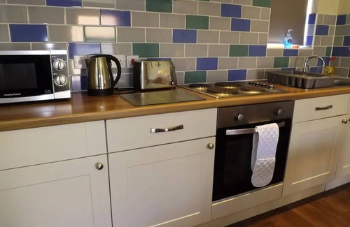 Coddenham Cabina | Squirrel, Bespoke holiday lodge in beautiful Suffolk conservation village