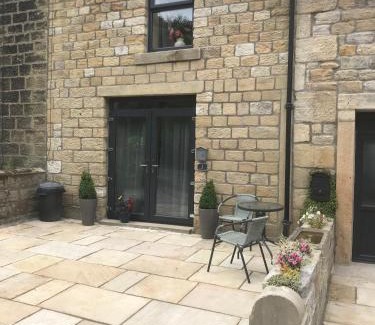 Cowling Casa | Squirrel cottage