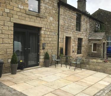 Cowling Casa | Squirrel cottage