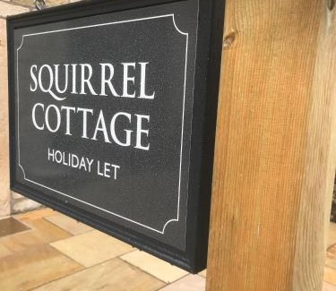 Cowling Casa | Squirrel cottage