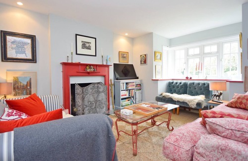 North Stoke Cabaña | Squirrels - Bury - a country house that sleeps 8 guests in 4 bedrooms