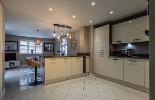 Frampton on Severn Casa | Squirrels Street - Stunning 4 Bedroom in Stratford Upon Avon!