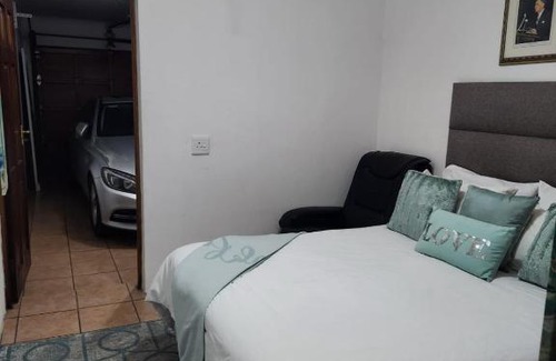 Bedfordview Casa | Squirrels Guest House