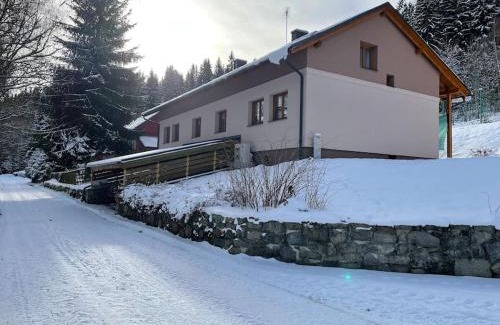 Srni Apartamento | Srní- Červený byt/dvojdomek u hotelu Vydra