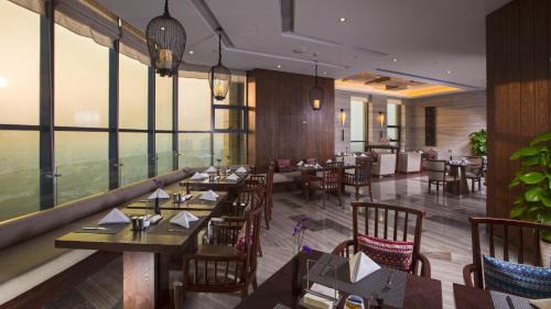 Deqing County Hotel | SSAW Boutique Hotel Dexin Mogan Mountain