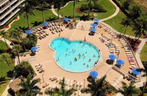 Marco Island Casa | Sst4-1607 - South Seas Tower 2 Bedroom Condo by Redawning