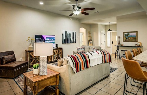 Las Cruces Casa | Sstar · Newly Renovated Home - Relax, Work, or Family Time
