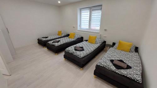 Vasarosnameny Apartamento | Stílus Apartman