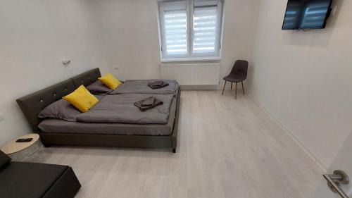 Vasarosnameny Apartamento | Stílus Apartman