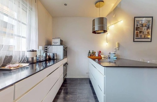 Saint - Agne Casa | St Agne· 3 min du métro/bus - Patio - bassin