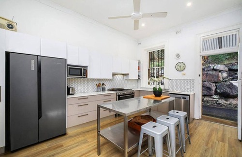St. Albans Casa | St Albans Courthouse - sleeps 8 with Pool