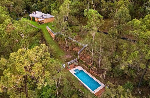 St. Albans Casa | St Albans Courthouse - sleeps 8 with Pool