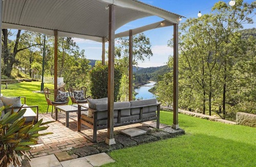 St. Albans Casa | St Albans Courthouse - sleeps 8 with Pool