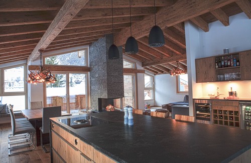 Pettneu am Arlberg Chalet De Esquí | S t. Chalet más nuevo de Antón - Riffler Lodge - 5 habitaciones con chimenea y sauna