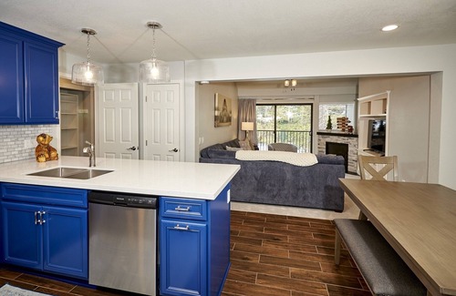 Mammoth Lakes Condominio | St. Anton Courtyard View 2-bedroom Condos w/ two Oversized Jacuzzi Spas