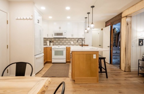 Mammoth Lakes Condominio | St. Anton Courtyard View Ski-in/out 1-bedroom Condo