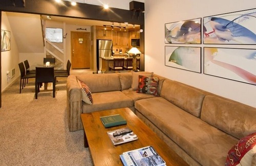 Mammoth Lakes Condominio | St. Anton Street View 2-bedroom Condo w/ Full Kitchen