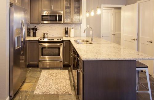 Mammoth Lakes Apartamento | St Anton Street View Ski-In & Out 1-Bedroom Condo