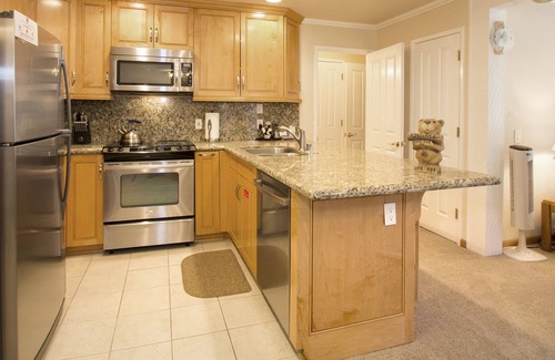 Mammoth Lakes Condominio | St. Anton Wooded View 1-bedroom Condos w/ Complimentary Hot Drinks